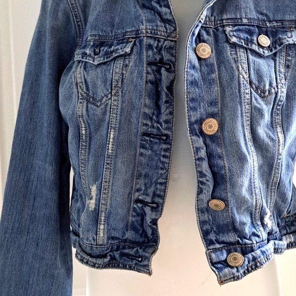 American Eagle Outfitters Classic Faded Jean Jacket Button Up Small - Picture 2 of 3